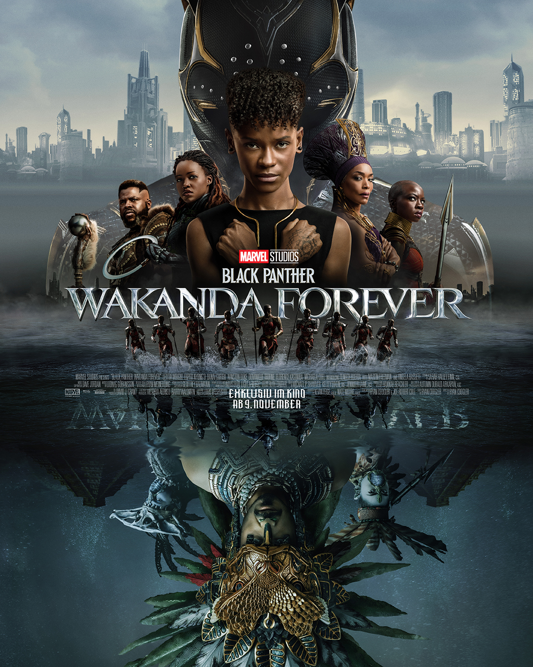 Das Poster von Black Panther: Wakanda Forever zeigt oben die Protagonisten und gespiegelt unten die Gegenspieler.
