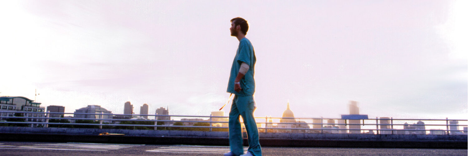 Cillian Murphy als Jim auf den leeren Straßen Londons in 28 Days Later