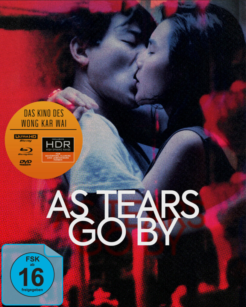 Andy Lau und Maggie Cheung küssen sich leidenschaftlich auf dem Cover von As Tears Go By.