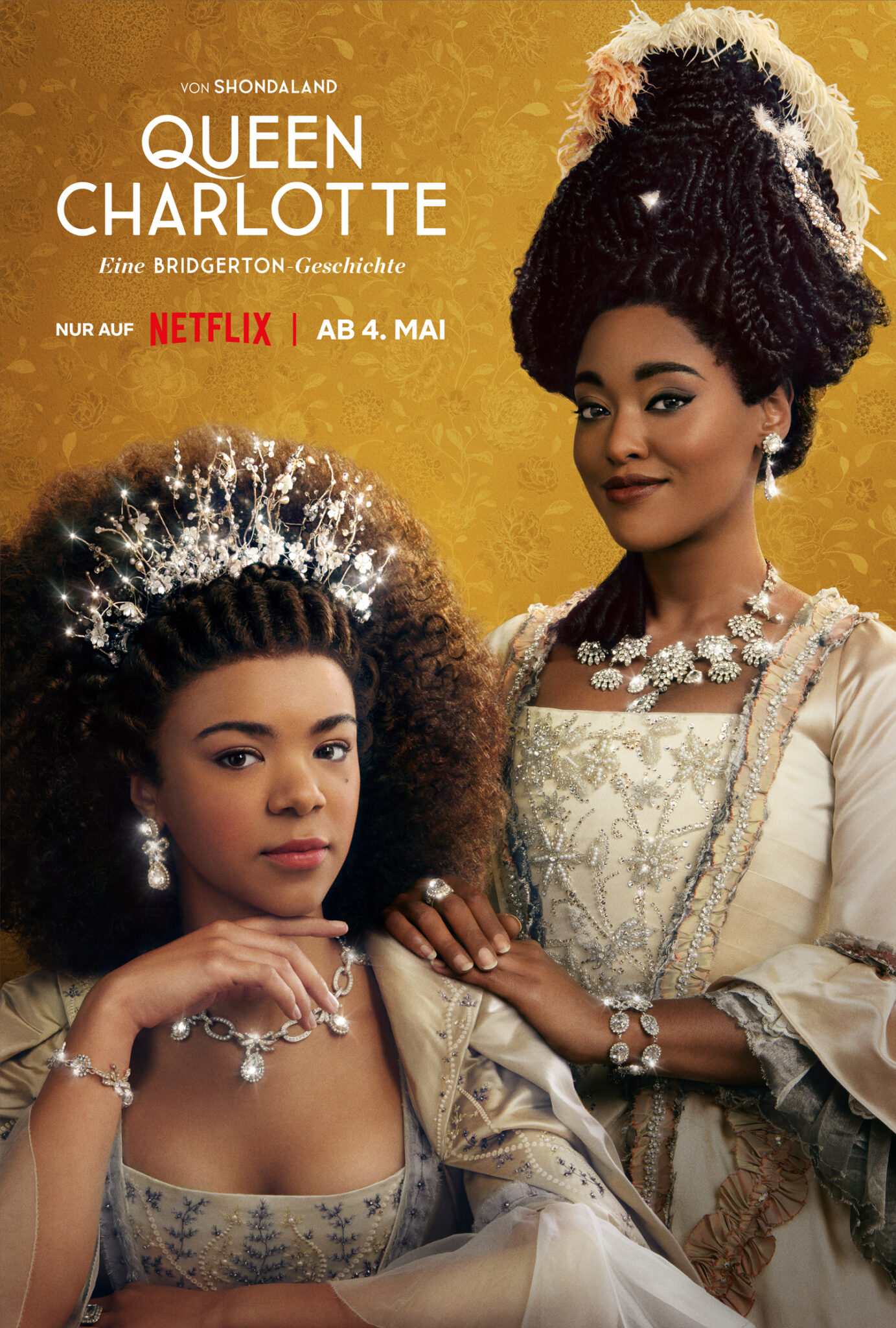 Das Plakat zeigt die junge Königin und ihre Freundin Lady Danbury. Queen Charlotte: Eine Bridgerton-Geschichte