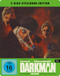 Auf dem Cover der Blu Ray erkennt man den Titelhelden Darkman, wie er sich seine Bandagen von seinem entstellten Gesicht löst. Im roten Hintergrund hängen Gesichtsmasken in der Luft - Darkman