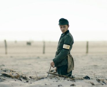 Joel Basman als Helmut in Unter dem Sand - Das Versprechen der Freiheit © Koch Films