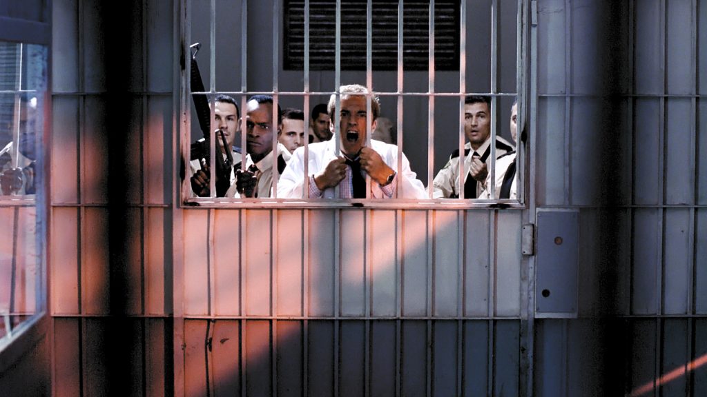 Die Folgen der erneuten Experimente: eine waschechte Gefängnisrevolte. | BEYOND RE-ANIMATOR © Capelight Pictures