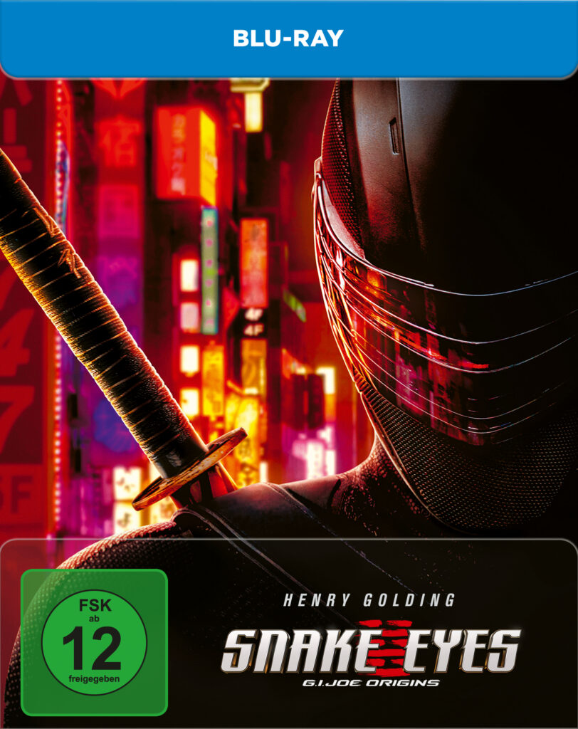 Das deutsche Cover des Blu-ray Steelbook von "Snake Eyes: G.I. Joe Origins" gleicht optisch dem 4K Steelbook. Zu sehen ist der Protagonist Snake Eyes komplett in schwarz gekleidet und durch einen Helm mit schwarzen Visier unerkenntlich. Im Hintergrund die viele Neonfarben zu erkennen.