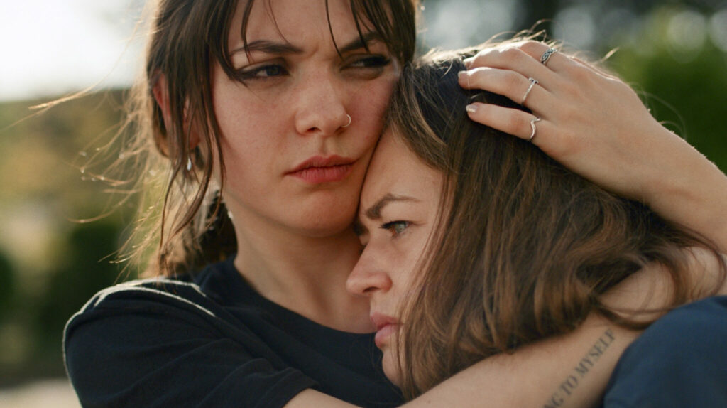 Anna umarmt ihre Schwester - Nichts, was uns passiert
