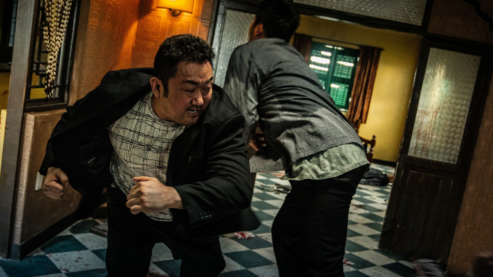 Der knallharte Cop Ma Seok-do kämpft gegen einen Kriminellen in The Roundup