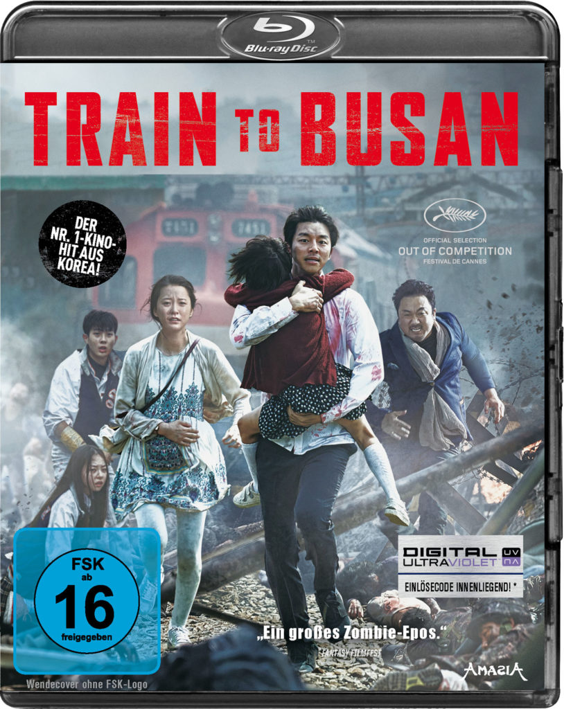 Das deutsche Blu-ray Cover von Train to Busan zeigt Gong Yoo, der mit seiner Filmtochter durch Trümmer und Schotter läuft. Hinter ihm laufen die weiteren Figuren, gespielt von Jung Yu-mi, Ma Dong-seok, Ahn So-hee und Choi Woo-sik. Ganz im Hintergrund ist noch die rote Front von einem Zug zu sehen.