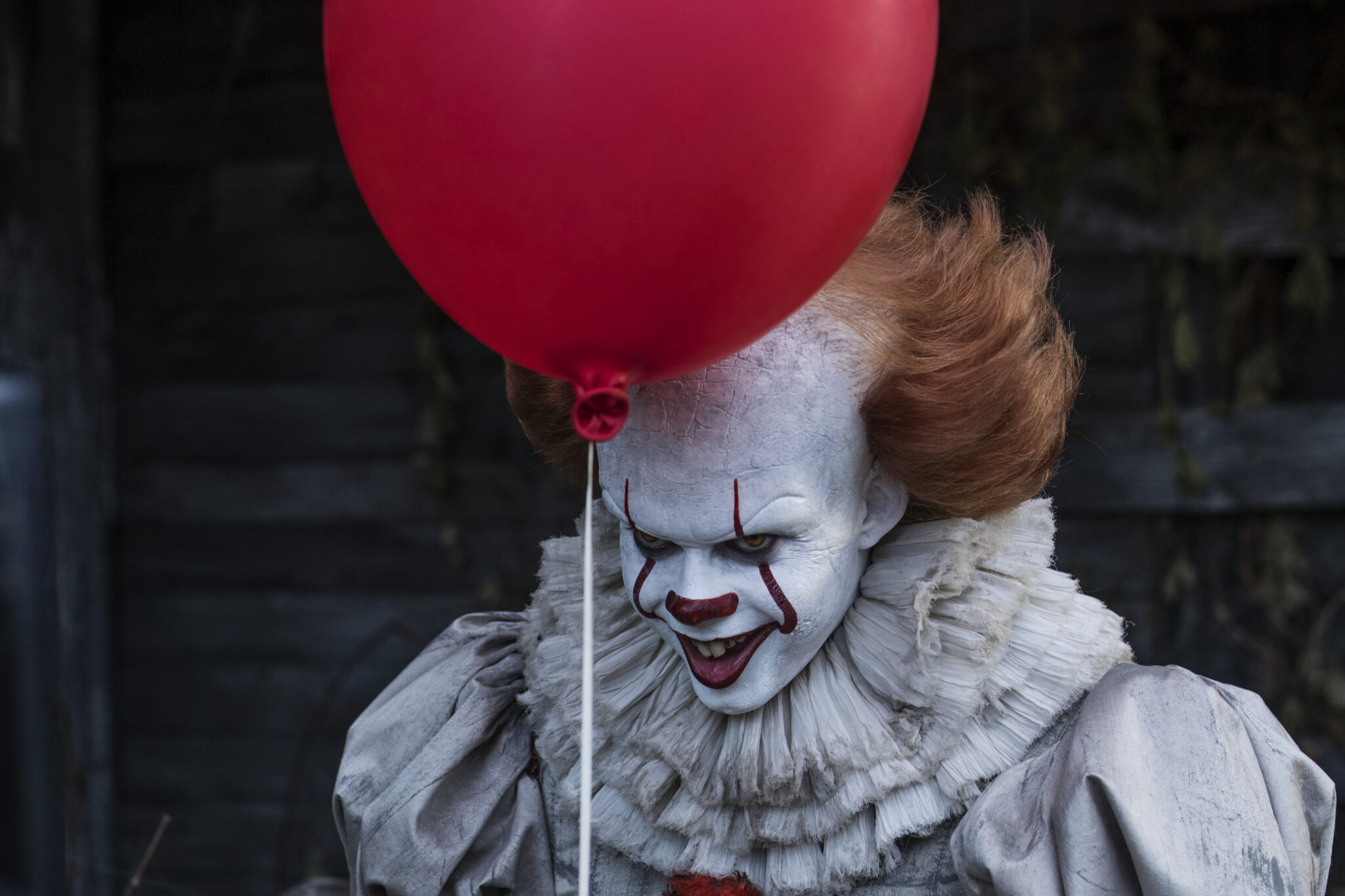 Bill Skarsgård lacht als Clown Pennywise gar furchteinflößend - Neu bei Prime im Oktober 2022